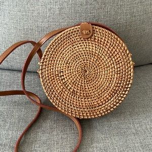 Round rattan bag